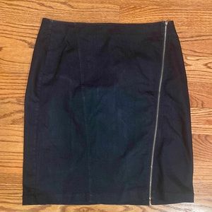Laundry Denim skirt size 12 angle zipper